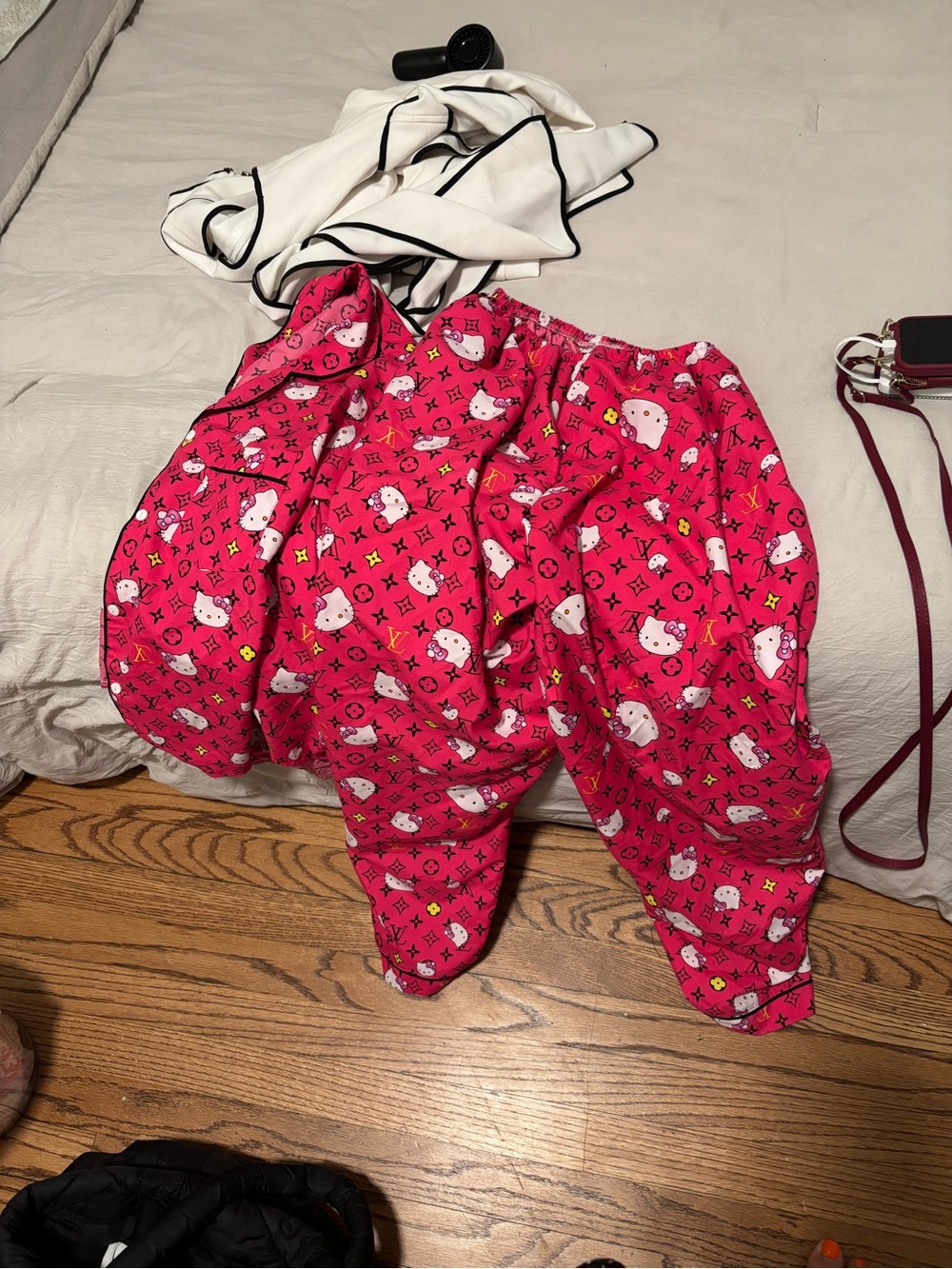 Woman Pink Character Print Pajama Pants